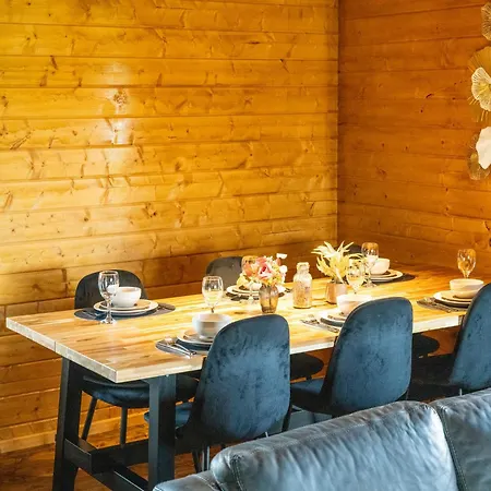 シャレー In Brabant Near Nature Reserves ファルケンスワールト