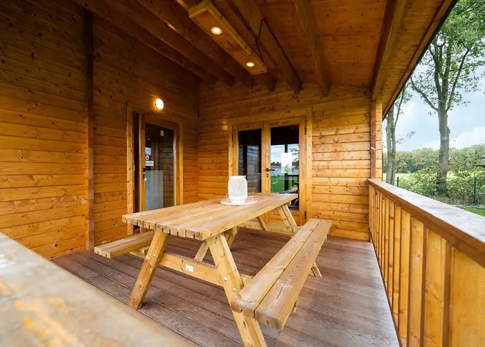 In Brabant Near Nature Reserves * فالْكينسْفارد