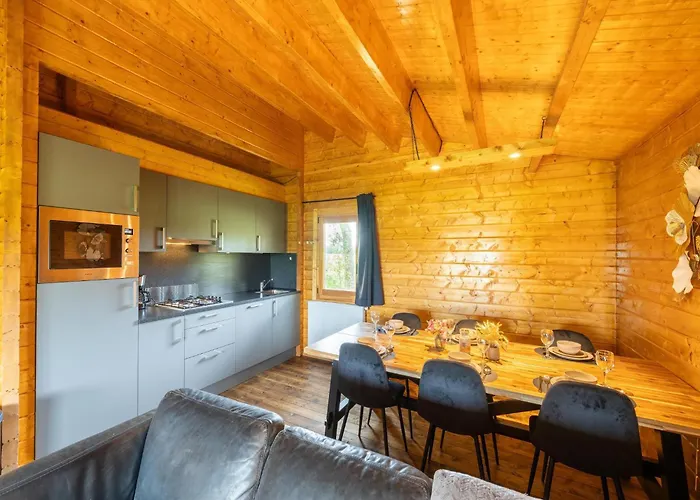 In Brabant Near Nature Reserves شاليه *