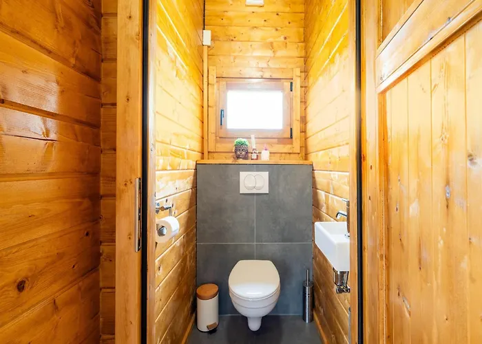 شاليه In Brabant Near Nature Reserves *